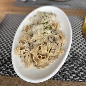 Pappardelle porcini e salsiccia