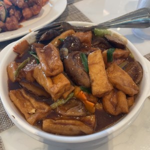 Vegetariano - Tofu con hongos
