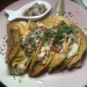 Tacos gratinados con Camarones (4 unidades)