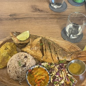 Pargo Frito en salsa Escabeche