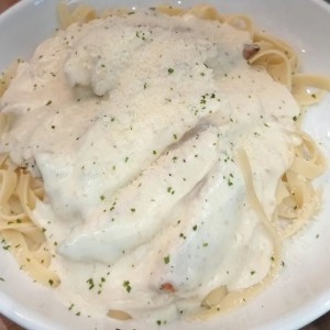 Pasta Alfredo de pollo 