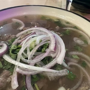 Pho de carne salteada