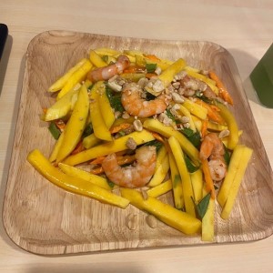 Ensalada mango y camarones