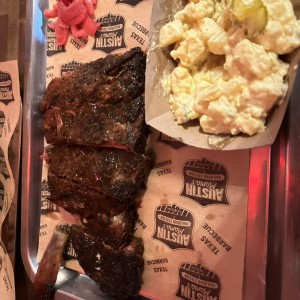 ST LOUIS PORK RIBS y ensalada de papa 