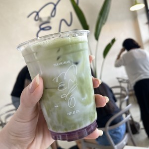 Matcha con Sirope de Lavanda