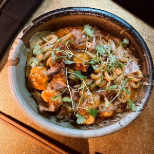 Udon con camarones y pulpo