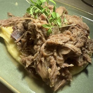 Platos Fuertes - Cordero con Cuchara