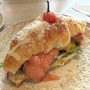Croissant de salmón