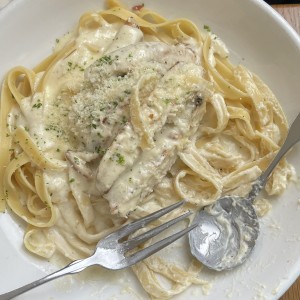 Amazing Alfredos - Fettuccine Alfredo