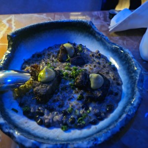 RISOTTO DE FRIJOLES NEGROS Y SHORT RIB