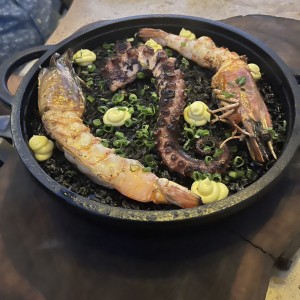 ARROZ NEGRO DE PULPO Y LANGOSTINO