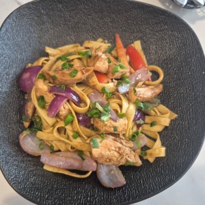 Tallarines de Pollo
