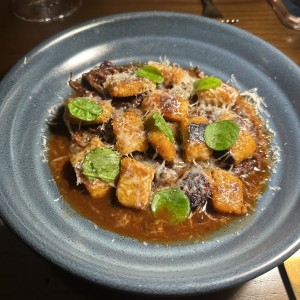 FUERTES - GNOCCHIS CON BRISKET