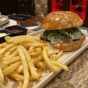 Hamburguesa de brisket y bondiola