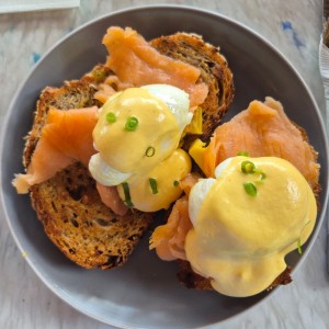 Huevos Royale