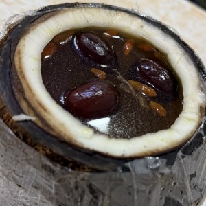 Sopa de coco con gallina
