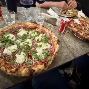 Pizzas Rojas - Speck e Stracciatella