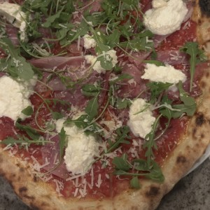 Pizzas Rojas - Speck e Stracciatella