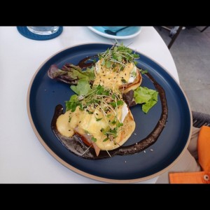 Huevos Benedictos