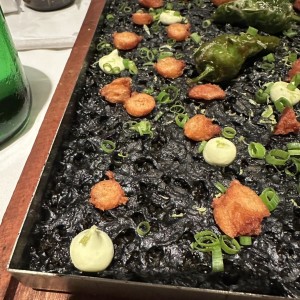 Arroz negro con pulpo crocante