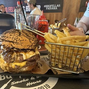 La Pitmaster FINALISTA DEL BURGER WEEK 2024