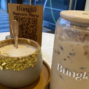 Capuchino de pistacho y Chai Tea Frio 