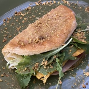 Desayunos - Sandwich empanada