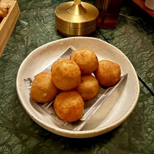 Croquetas de jamón ibérico