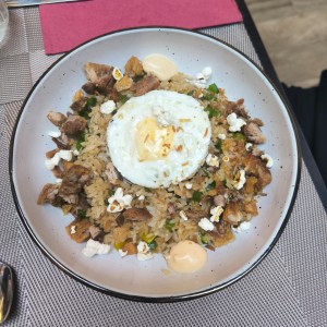 Arroz frito con Puerco y Huevo 