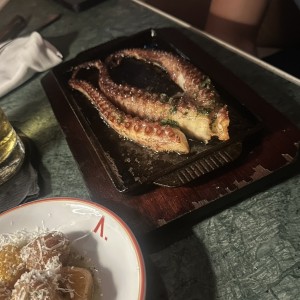 Pulpo al ajillo 