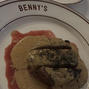 Filete con salsa de pimienta