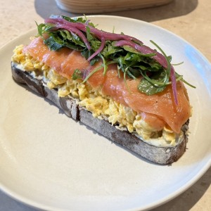 Tosta de Salmon 