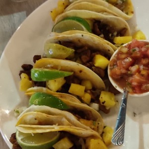 tacos al pastor 