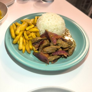 Lomo saltado 