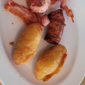 Carimañolas chorizo y tocino 