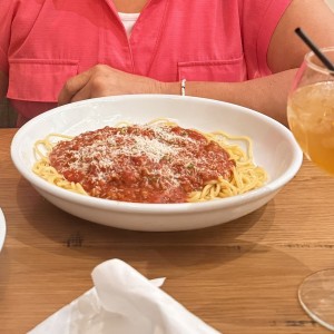 Spaghettis boloñesa con pollo a la plancha 