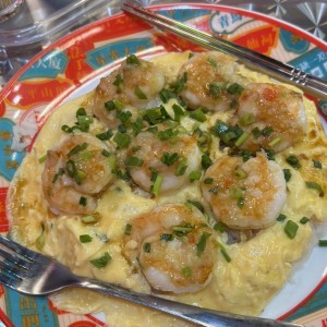 Arroz de huevo y camarones