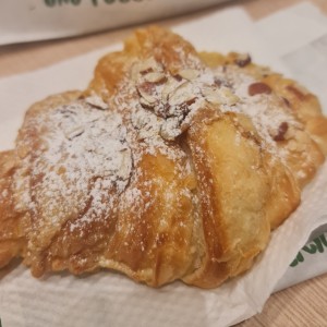 croissant almendras