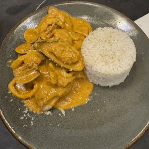 Pescado en salsa criolla