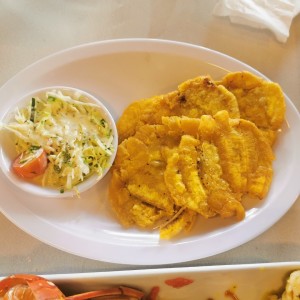 Patacones y ensalada 