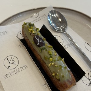 Eclair de pistacho