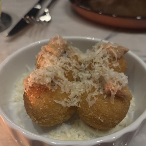 Croquetas con queso y foie