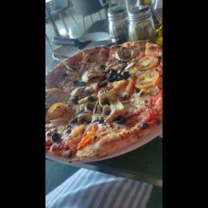 Pizza capricciosa