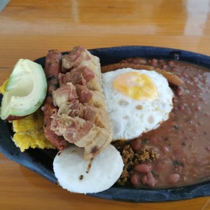 Bandeja paisa. muy buena