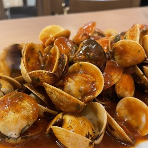 ALMEJAS EN CONCHA GENOVESA O NAPOLITANA CLAMS IN SHELL