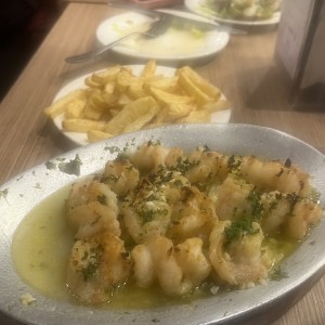 CAMARONES A LA SORRENTO