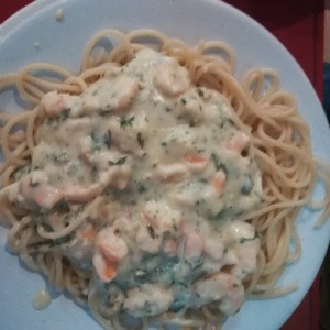 spaghetti con camarones..