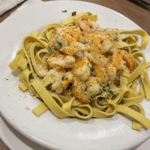 Con Camarones (shrimp spaguetti)