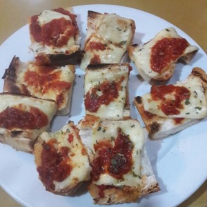 Pan de Ajo con Tomate