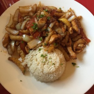 Pollo Saltado